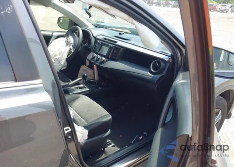 2016 Toyota Rav4 Le z USA, uszkodzony, nr VIN JTMBFREV2GD194484